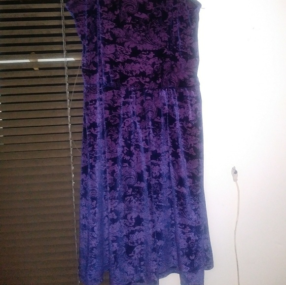 Purple and black dress - Picture 3 of 3